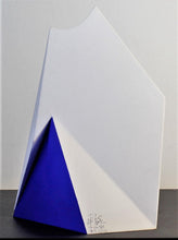 Cargar imagen en el visor de la galería, Scultura in P.l.a. biodegradabile italian style cm. 20x30x18 disponibile su ordinazione
