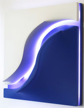Load image into Gallery viewer, Estroflessione luminosa ad acrilico e tessuto su mdf.   italian style cm.  50x50x14. Funzionamento a batterie, interruttore possiziononato in basso
